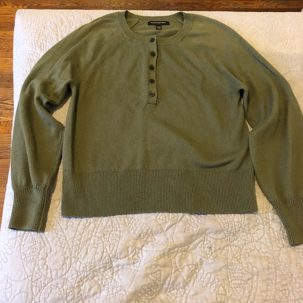 Banana Republic factory Raglan Henley sweater - Picture 2 of 5